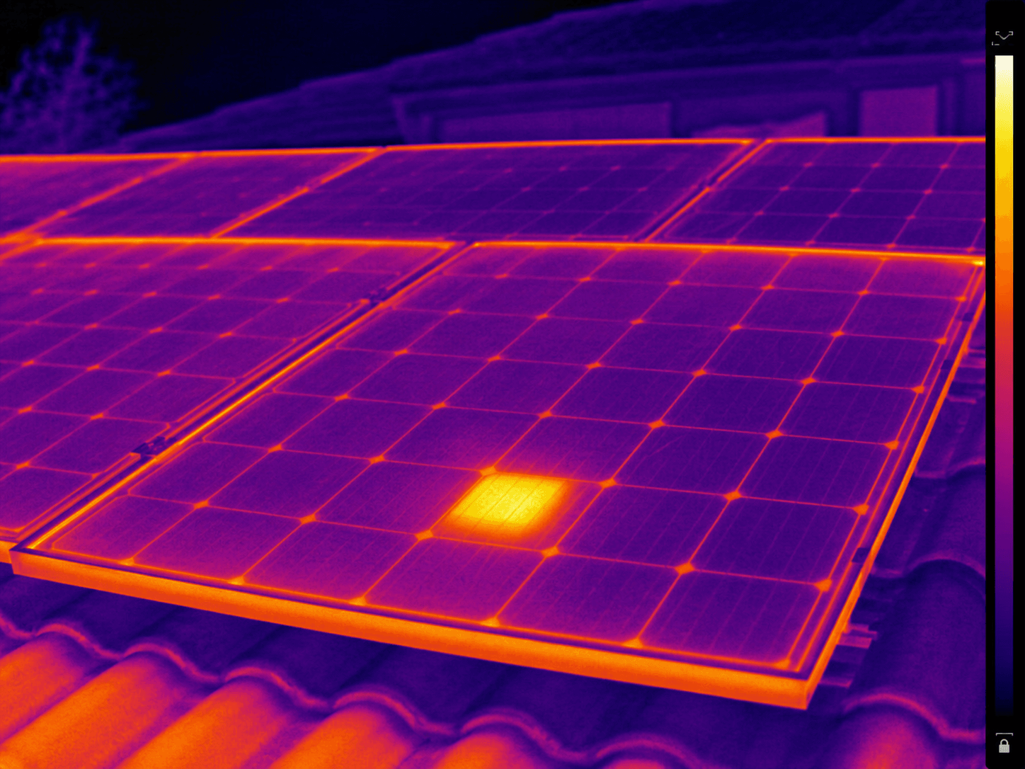 Pontos quentes em painéis solares: causas e como evitar